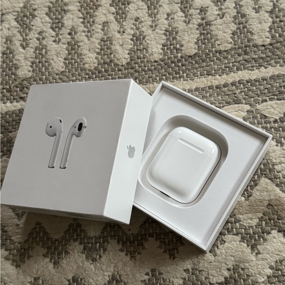Apple AirPods Wireless Earbuds with Charging Case - White